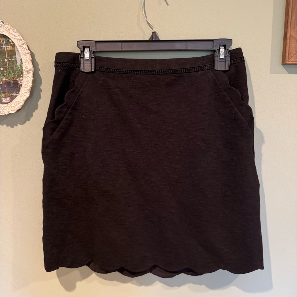 SKIES ARE BLUE scalloped skirt in black